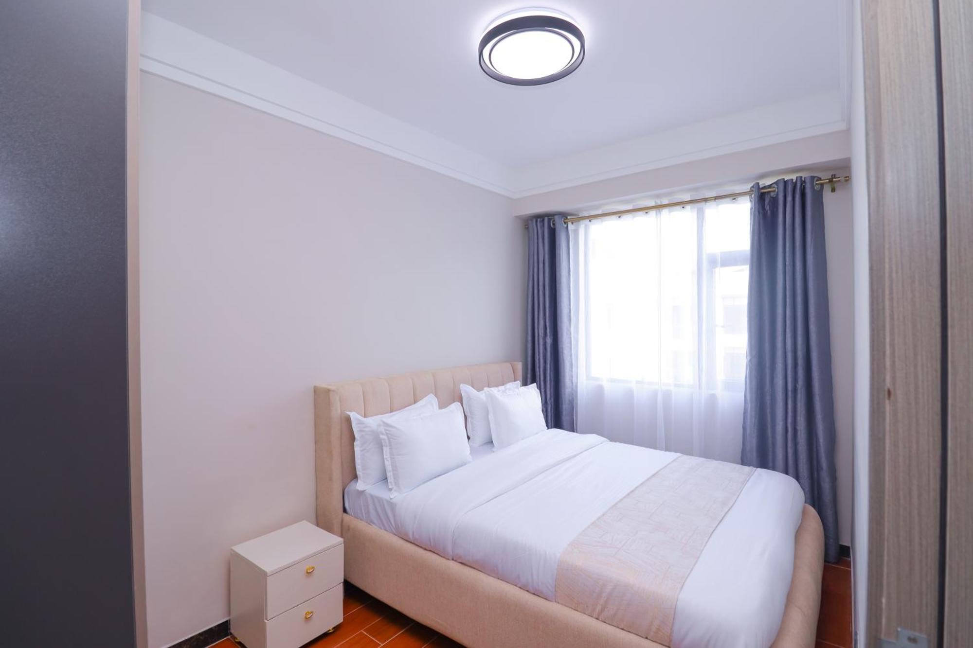 Apartment Modern 1br In Kilimani Wifi,netflix,free Parking,near Yaya Center Nairobi