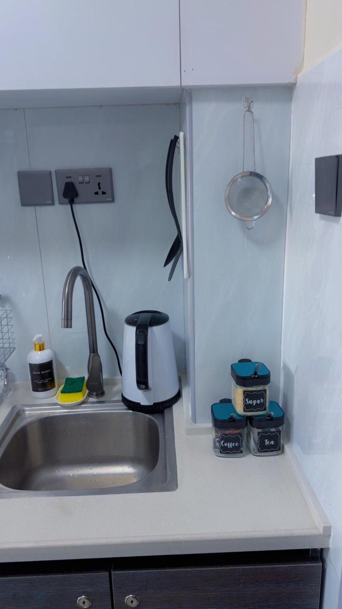 Apartment Modern 1br In Kilimani Wifi,netflix,free Parking,near Yaya Center