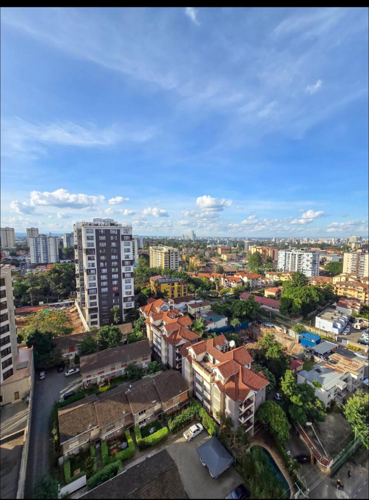 Modern 1br In Kilimani Wifi,netflix,free Parking,near Yaya Center Apartment *