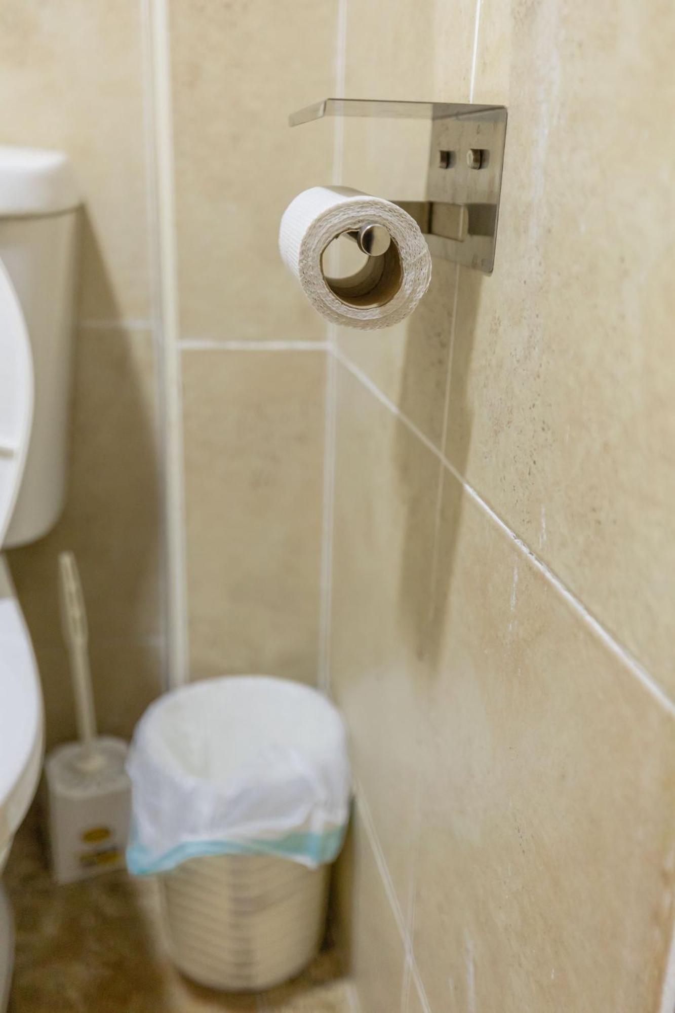Urban Haven-secure &cozy Stay-stylish Near Jkia,wilson& Sgr S Apartment