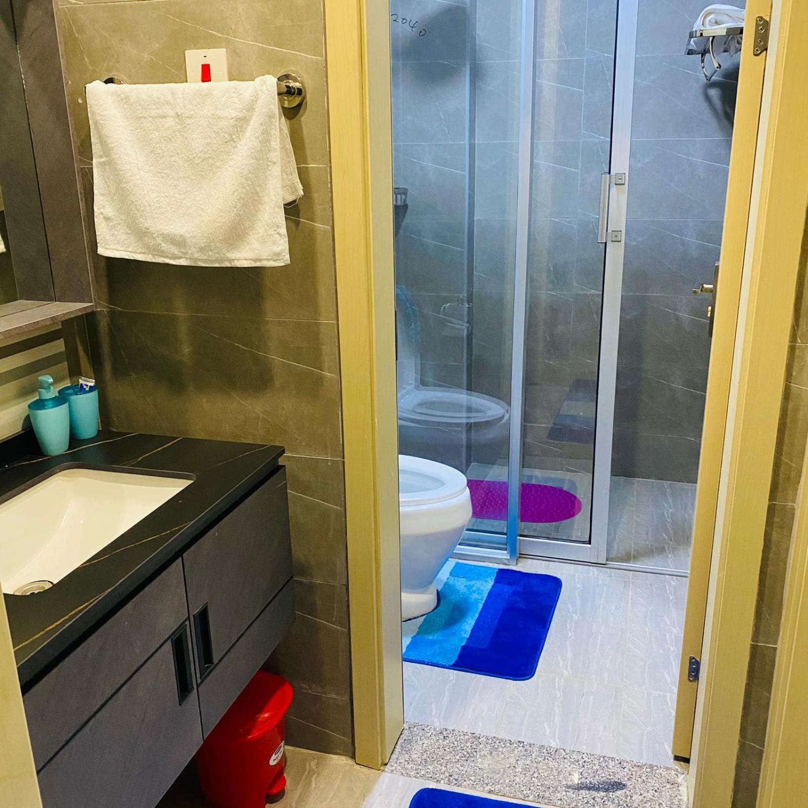Beautiful One Bedroom With Heated Swimming Pool Fully Equipped Gym Ample Parking Space And Relaxing Rooftop With Breathtaking Views
