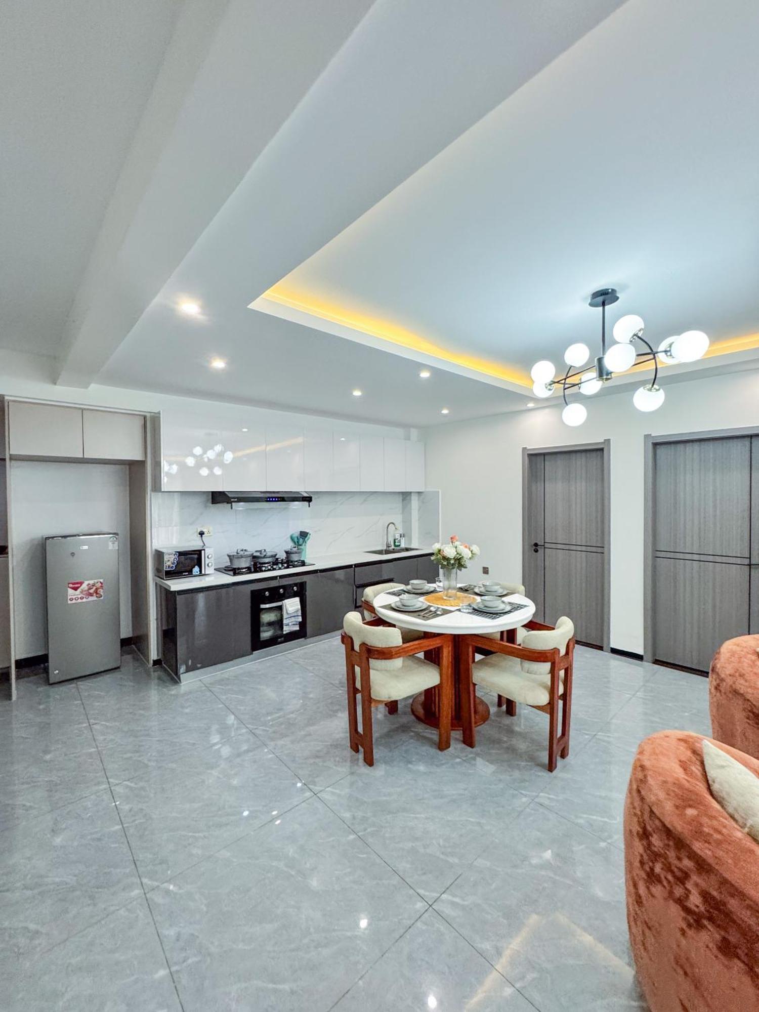 Vanessa Elegant Homes *