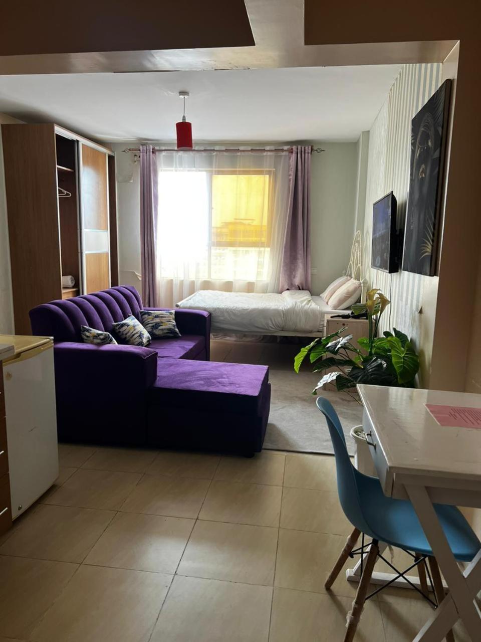 Apartment 9 *