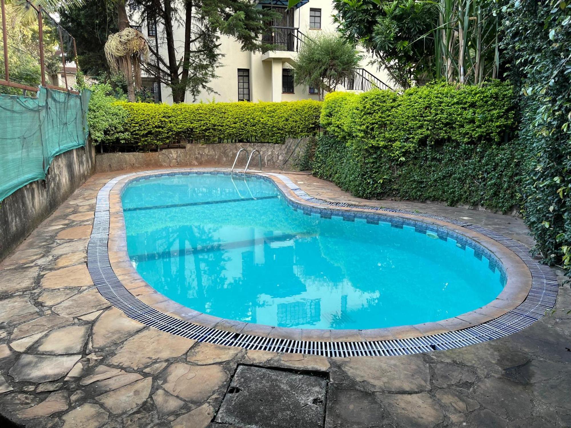 Nomad Backpackers Nairobi