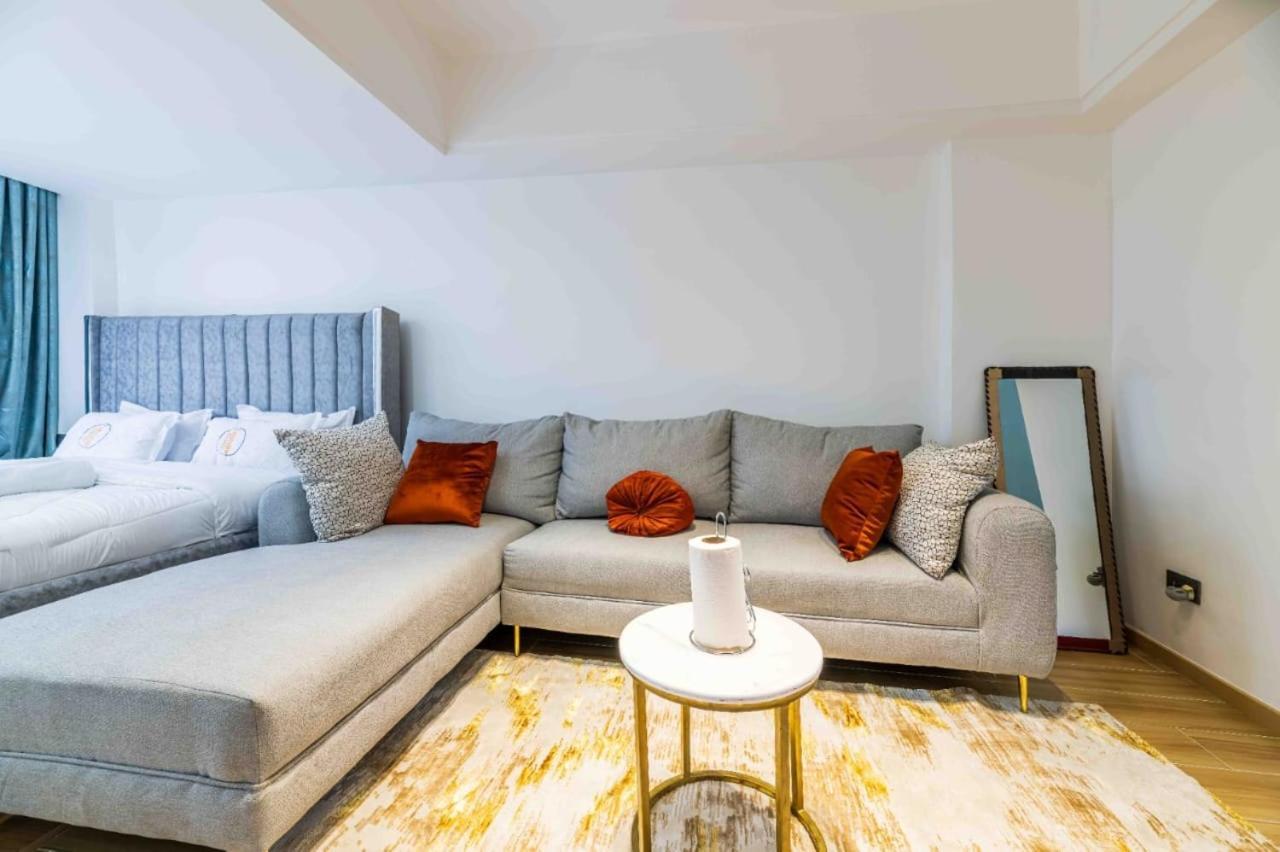 Elegantly Furnished With Swimming Pool ,gym And Breathtaking Views