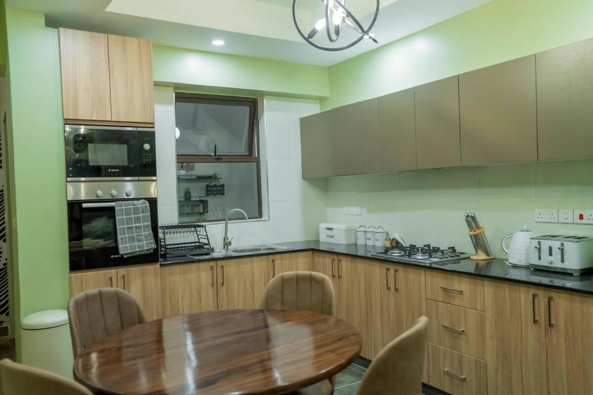 Stylish Getaway 2br Pooltable Apartamento