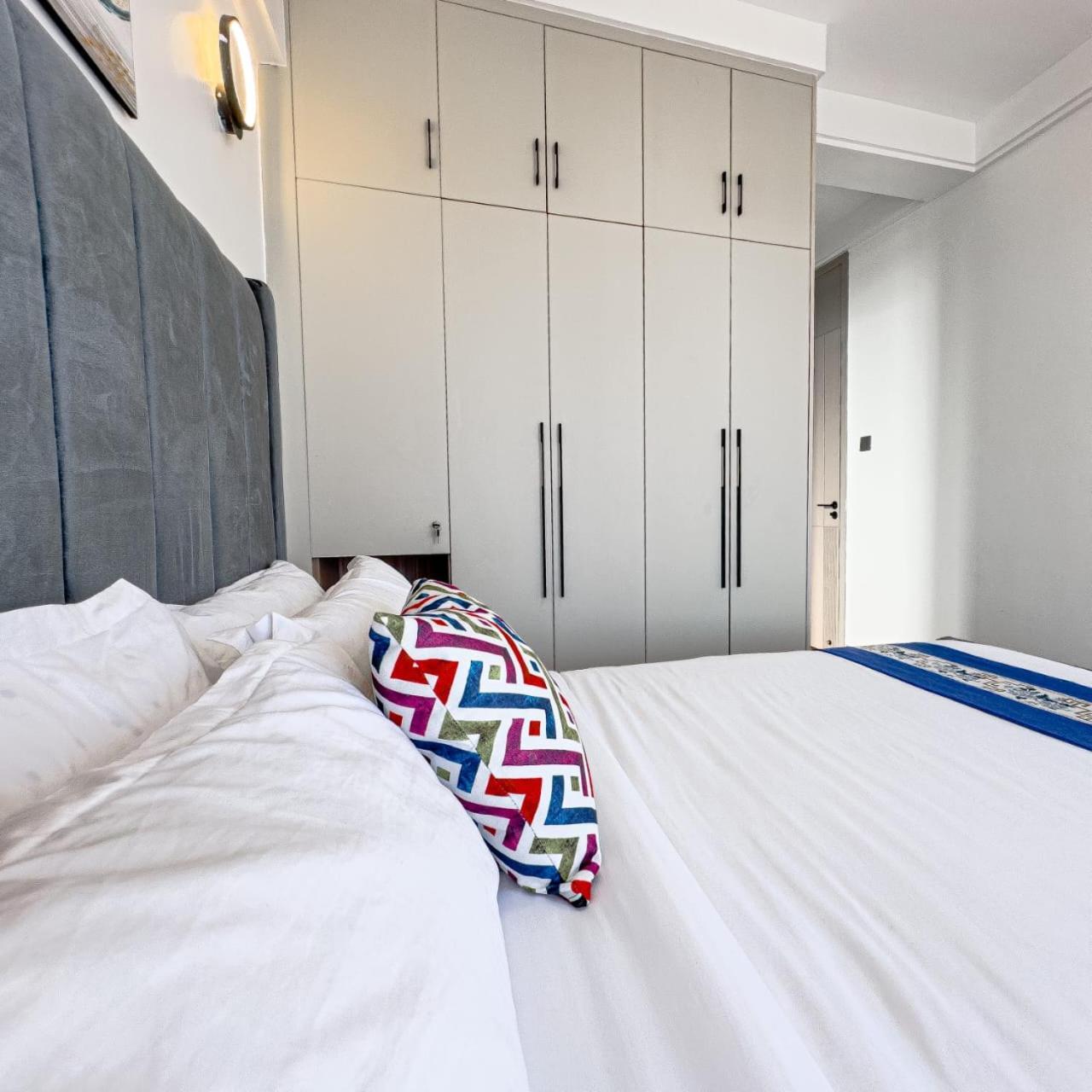 The Comfort Executive Loft Three Bedroom With Amazing Breathtaking Views , Swimming Pool ,gym And Rooftop Chilly Spot With Offers Breathtaking Views ,private Ample Parking Space With Designated Child Playground Area *
