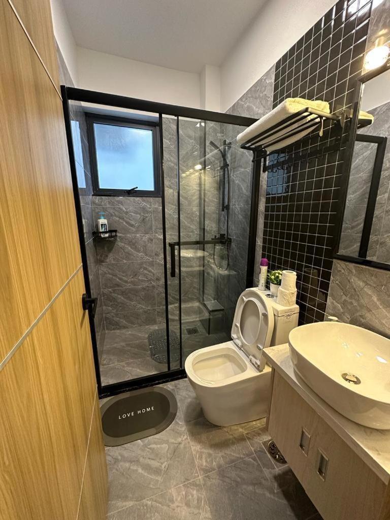 The Regal Vibrant Modern Classic In Kilimani With Modern Facilities Apartment Nairobi