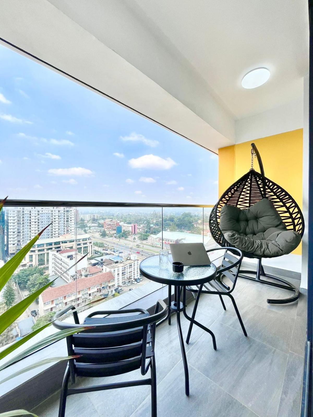 Executive Vibrant View Three Bedroom With Swimming Pool,mordern Equipped Gym Free Parking Space And, Child Play Area And Comforting Rooftop With Views Apartment