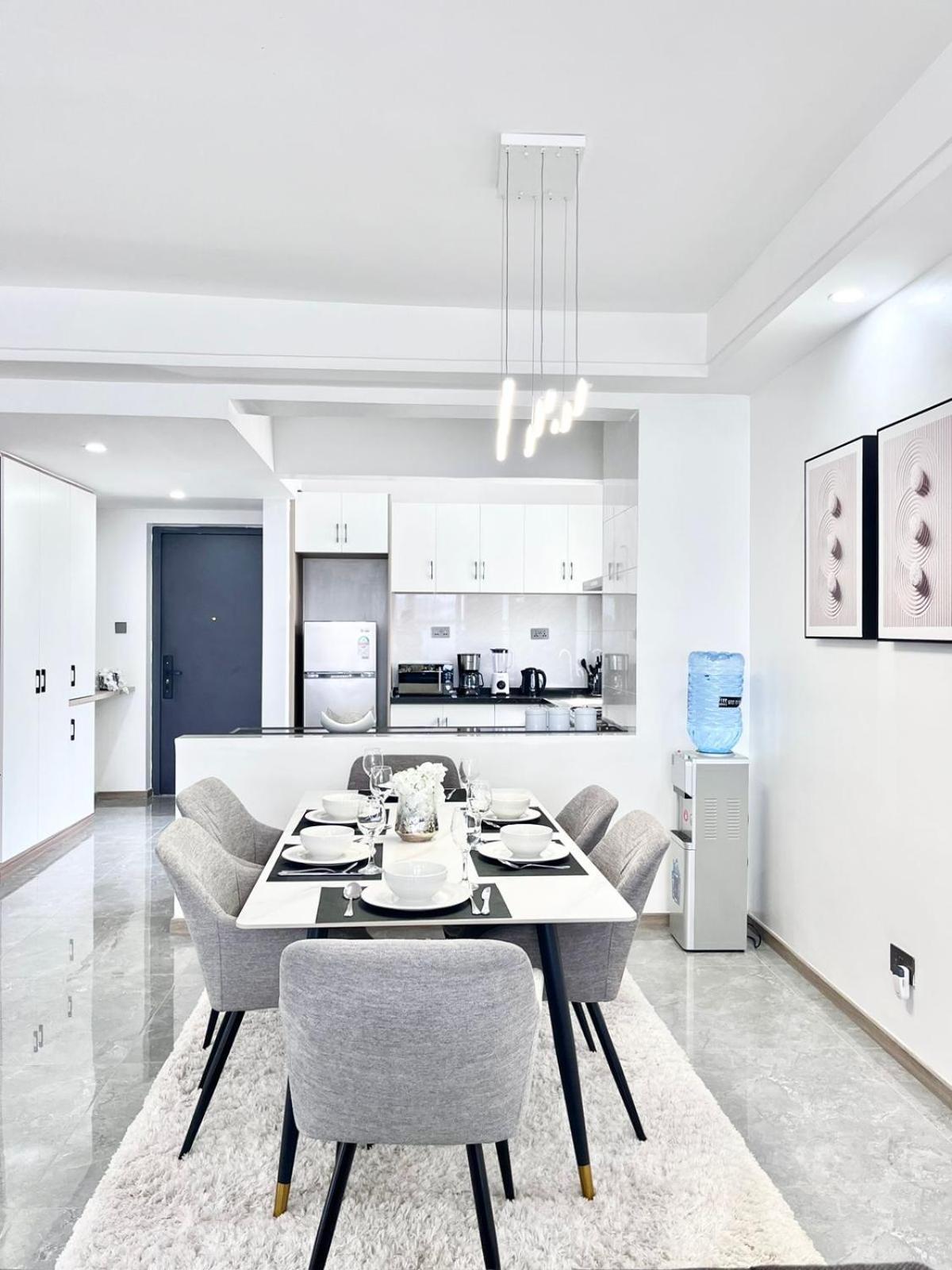 Apartment Executive Vibrant View Three Bedroom With Swimming Pool,mordern Equipped Gym Free Parking Space And, Child Play Area And Comforting Rooftop With Views