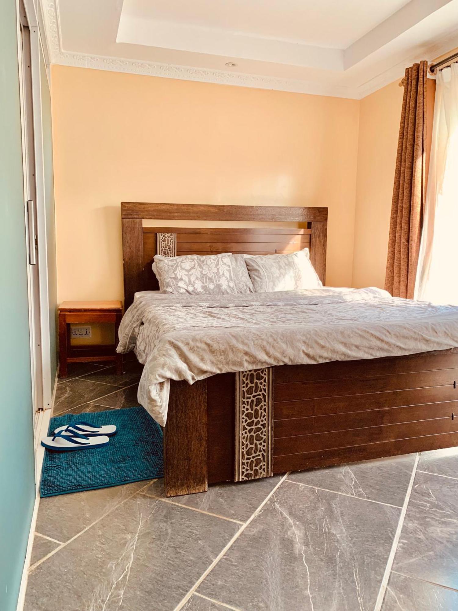 Nairobi Inn * Nairobi