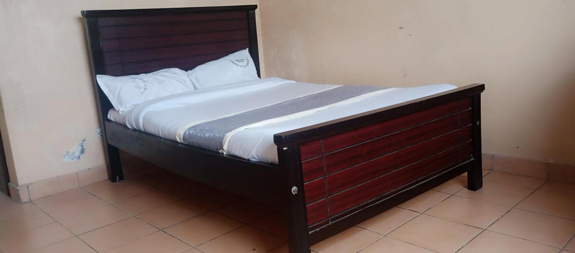 Arizona B&B - River Road Nairobi