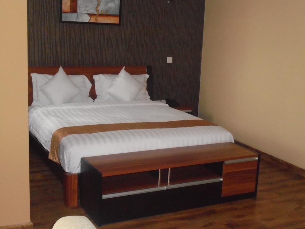 We And 3* Nairobi