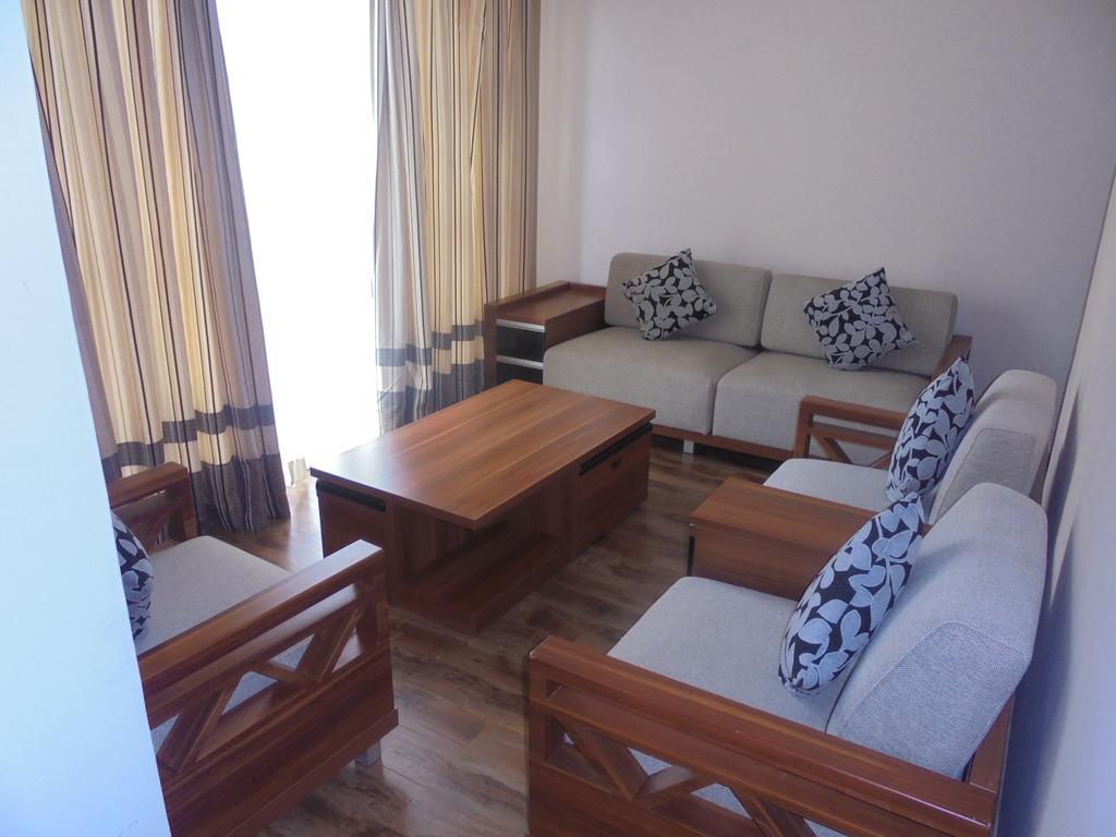 Hotel We And 3*
