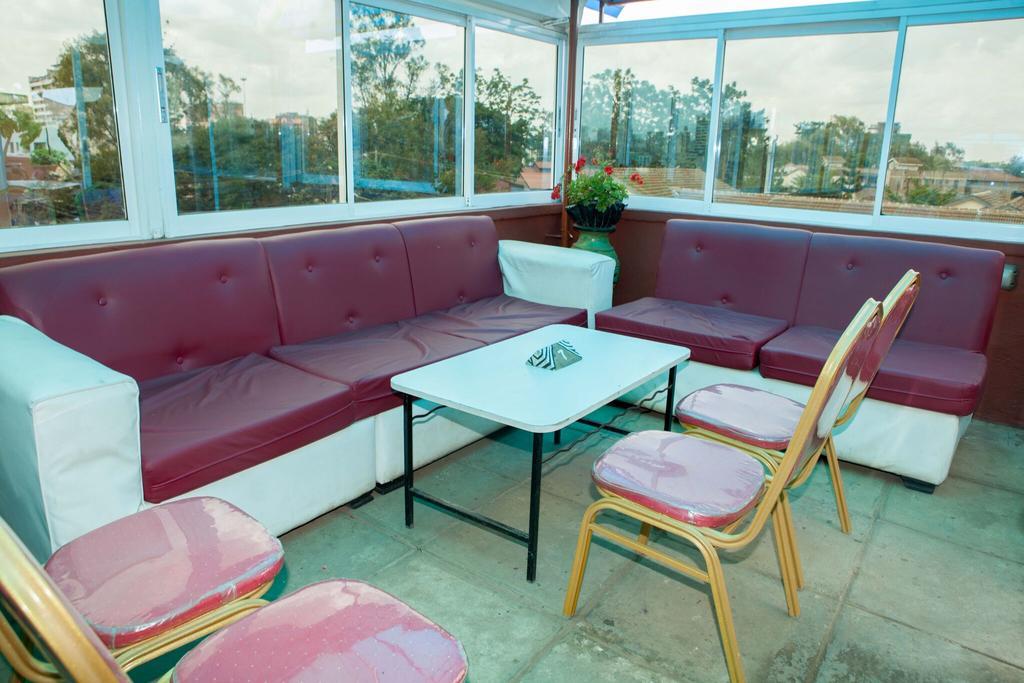 Khweza Bed & Breakfast 2*