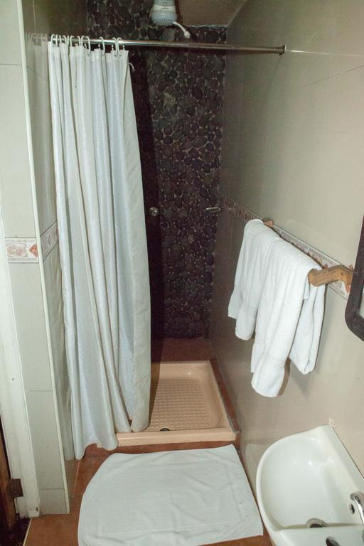 Khweza Bed & Breakfast 2*