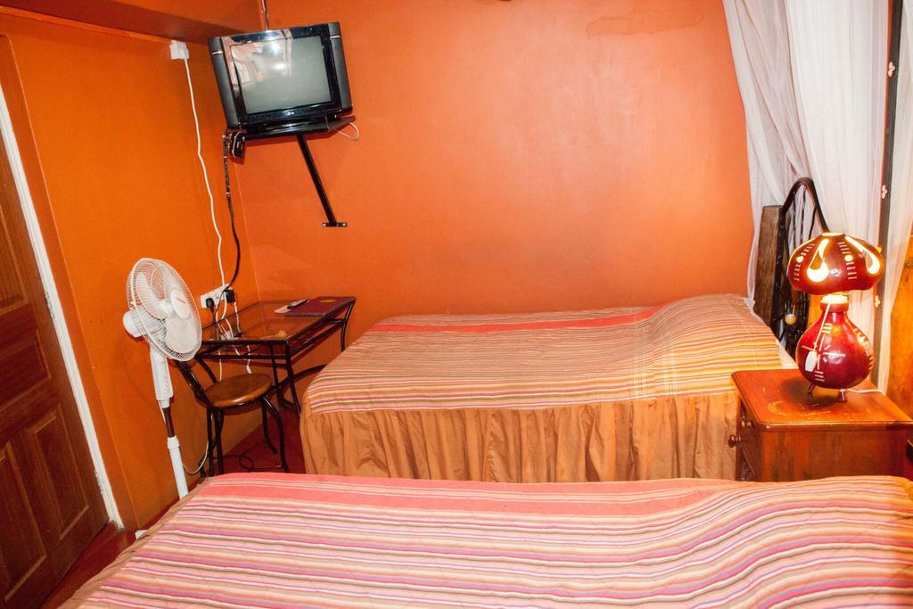 Bed & Breakfast Khweza 2*