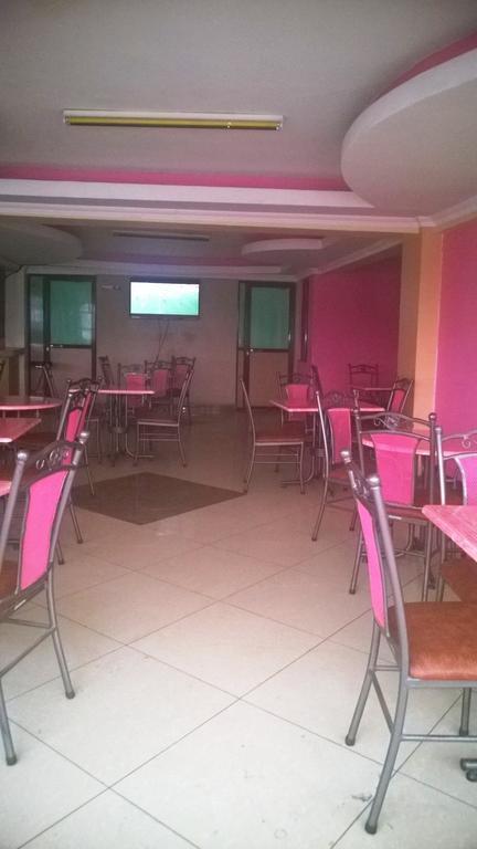 Hotel Starehe Link