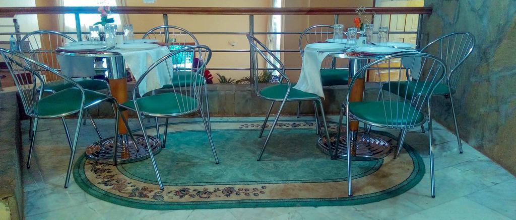 Adies Garden Guest house 3*