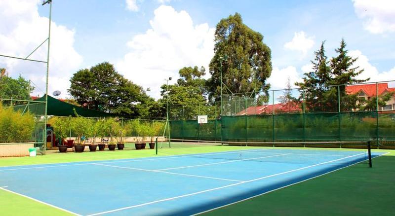 Yaya Hotel & Apartments 4*