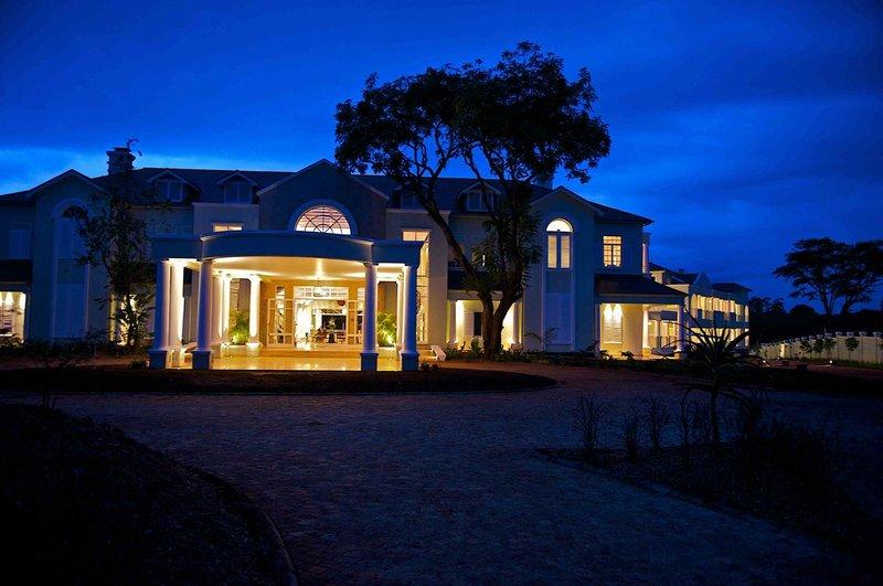 Hemingways Hotel