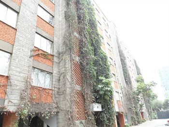 Wood Avenue Towers *