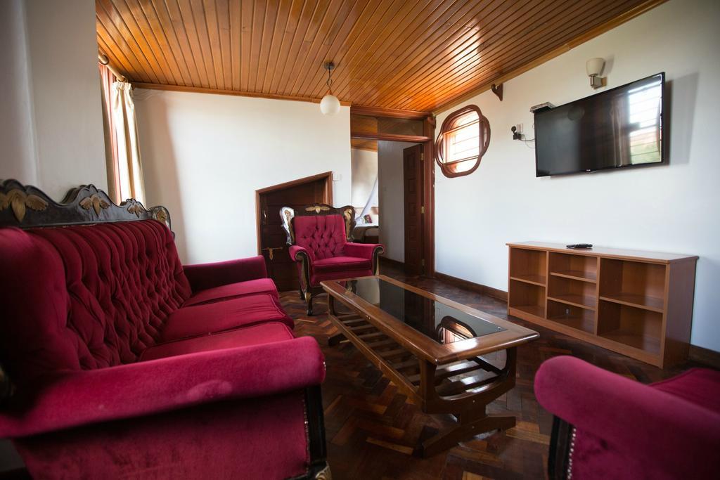 Lavington Hill House Hotel