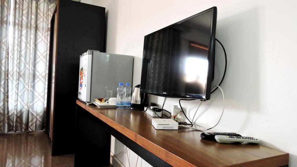 Sky Hotel 3*
