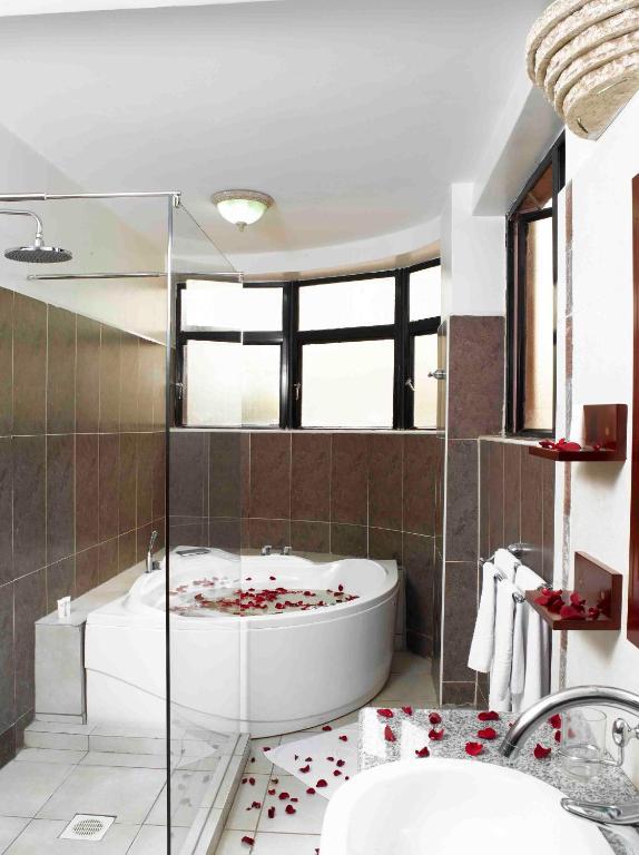 Wasini Luxury 4*