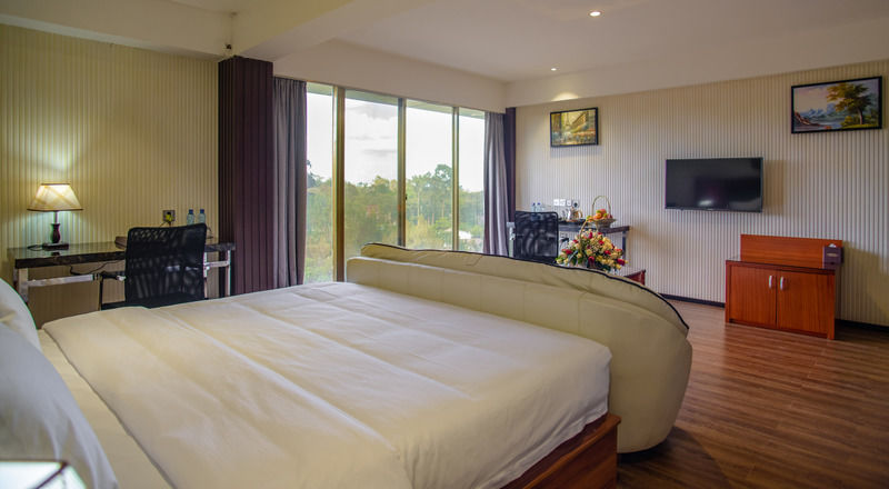 Swiss Lenana Mount Hotel 4*