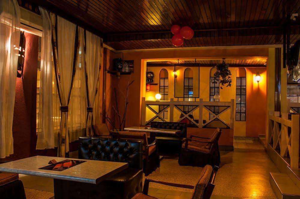 Kahama Hotel 3*