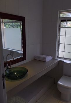 Bed & Breakfast Riverview Westlands 3*