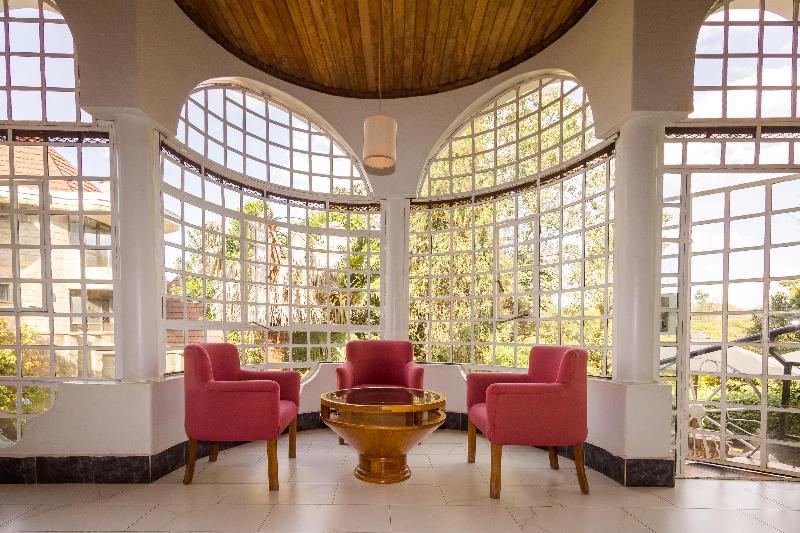 Lavington Hill House 3*