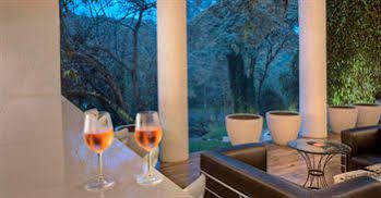 West Wood Hotel