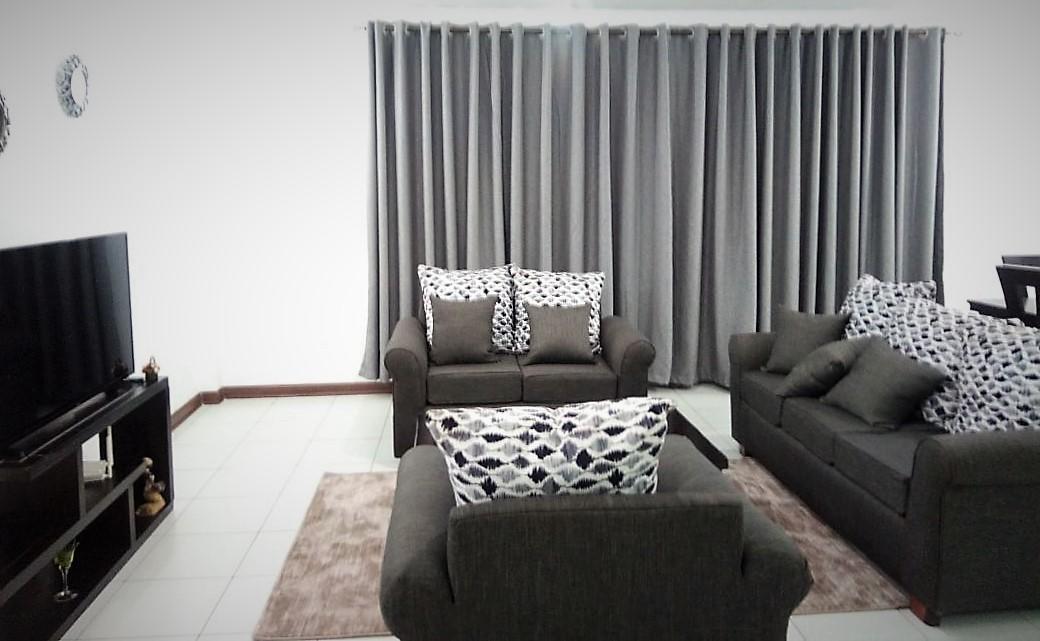 One Urban Apartment *