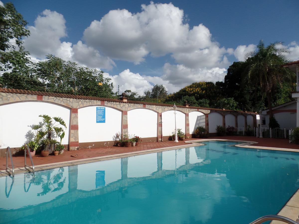 Leone Boutique Hotel 3*