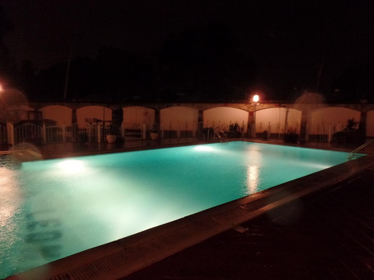 Leone Boutique Hotel 3*
