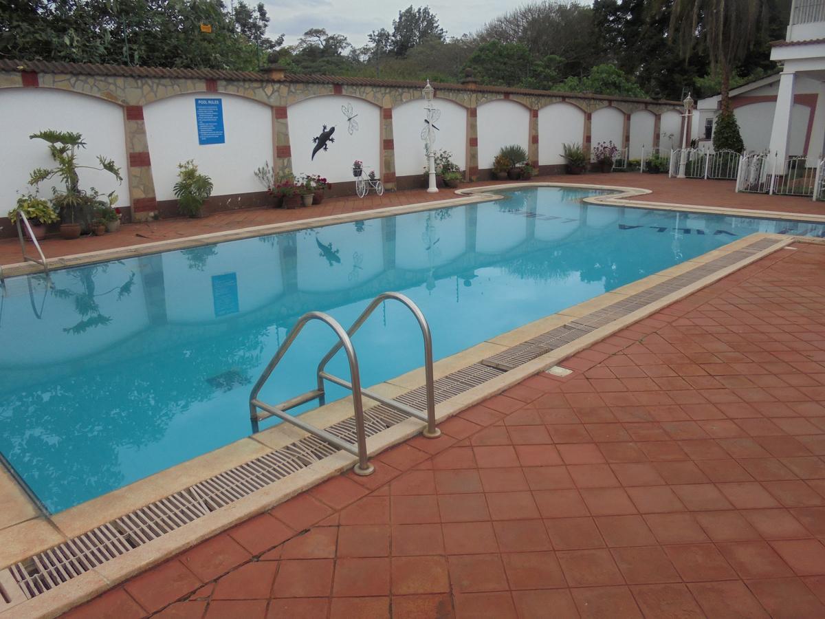 Leone Boutique Hotel 3*