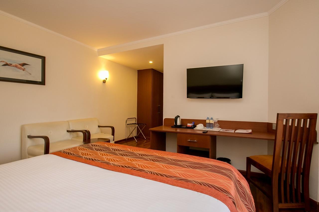 Waridi Paradise And Hotel