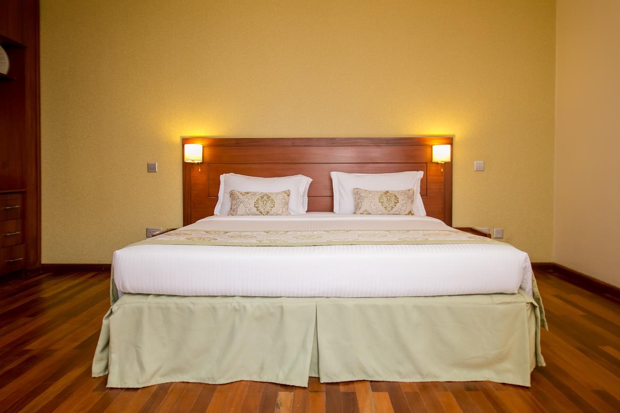 Waridi Paradise And 4* Nairobi
