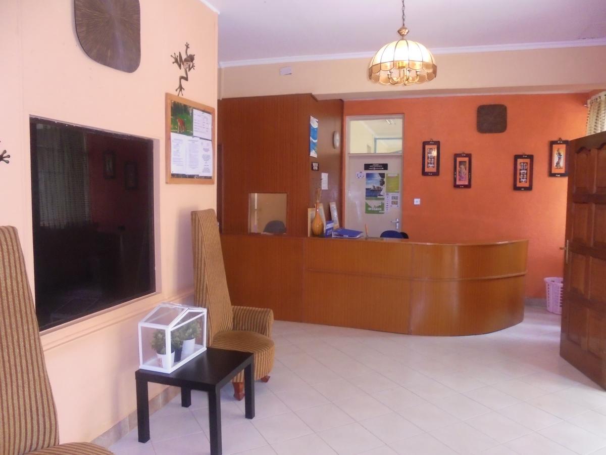Royale Health Club *