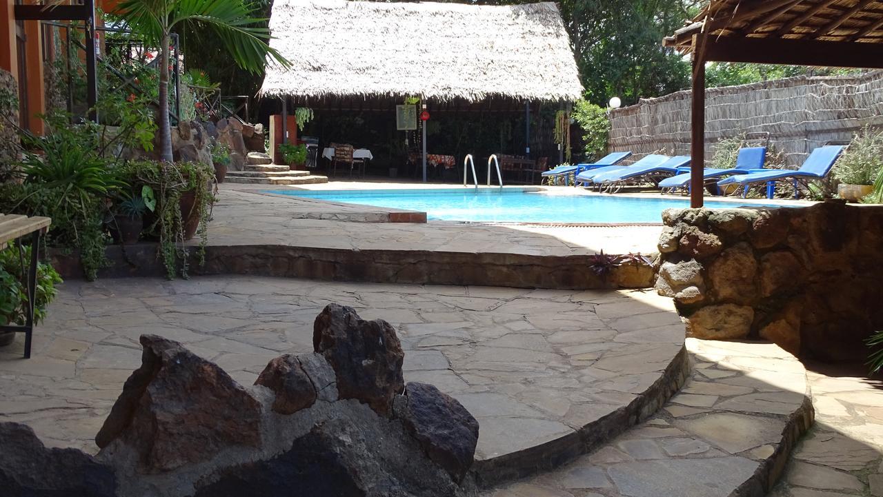Osoita *