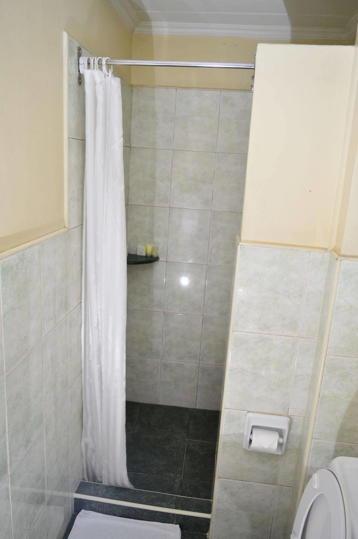 Bed & Breakfast Mvuli House