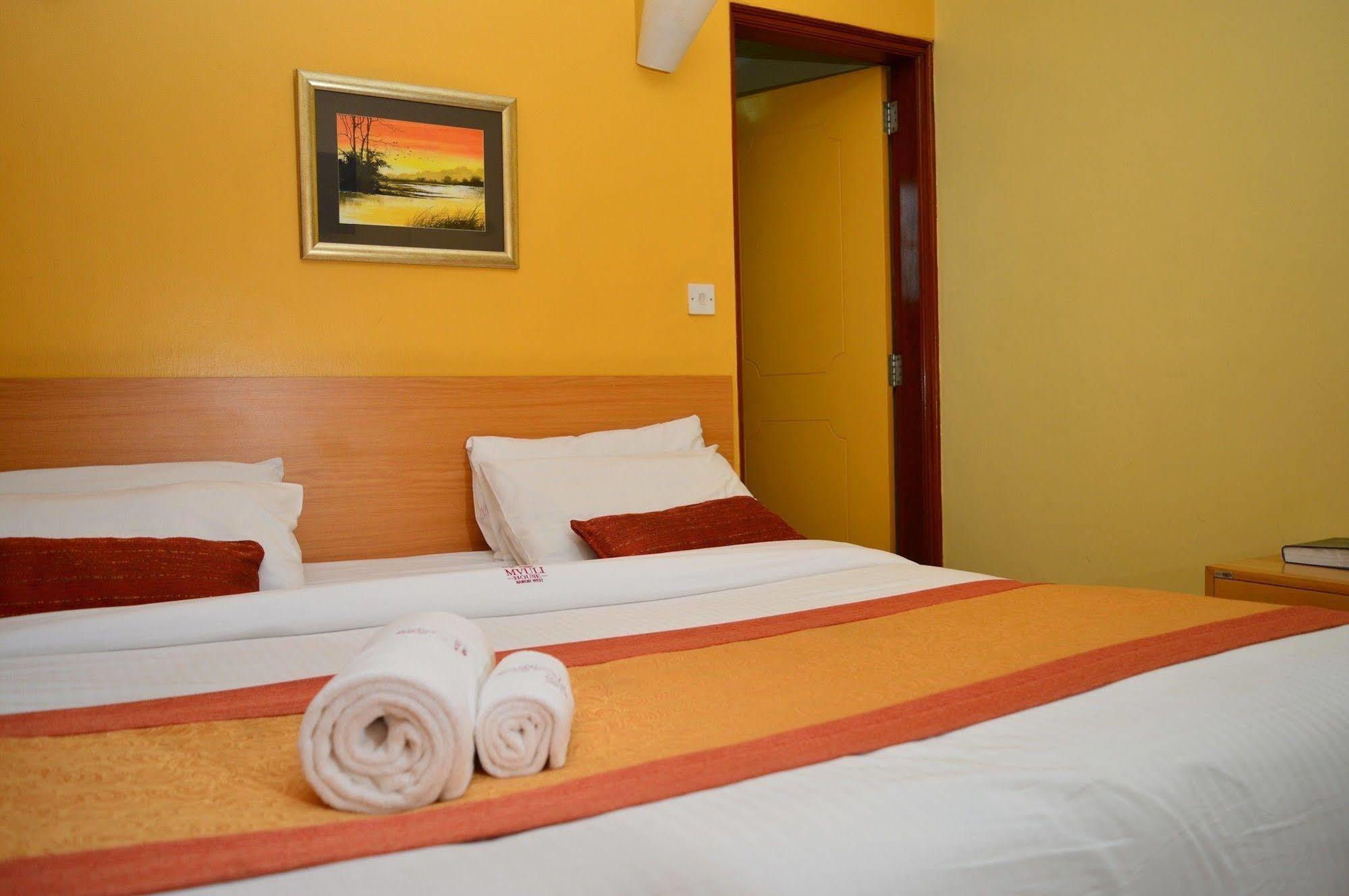 Bed & Breakfast Mvuli House