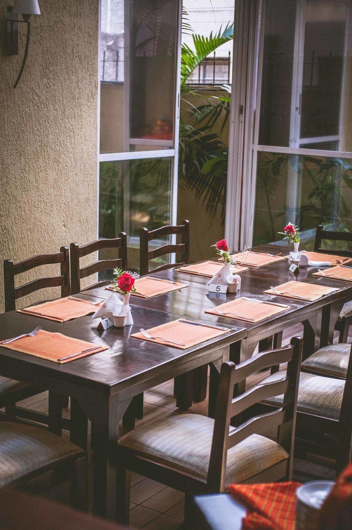 Bed & Breakfast Mvuli House
