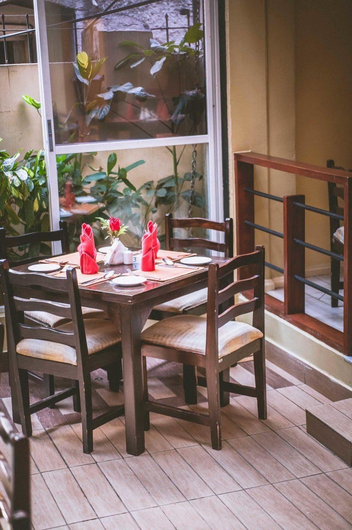 Mvuli House Bed & Breakfast