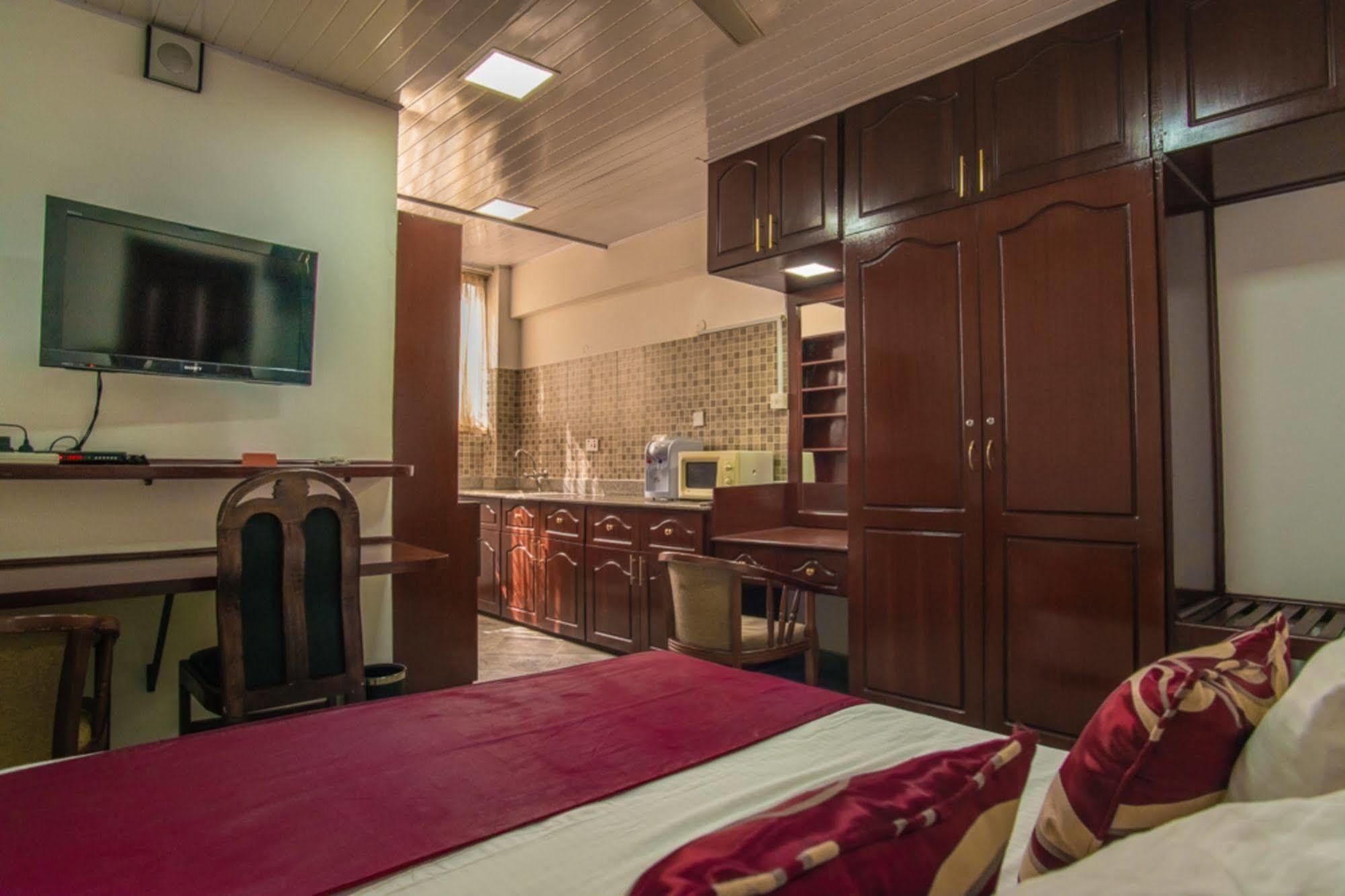 Diamond Plaza 3*