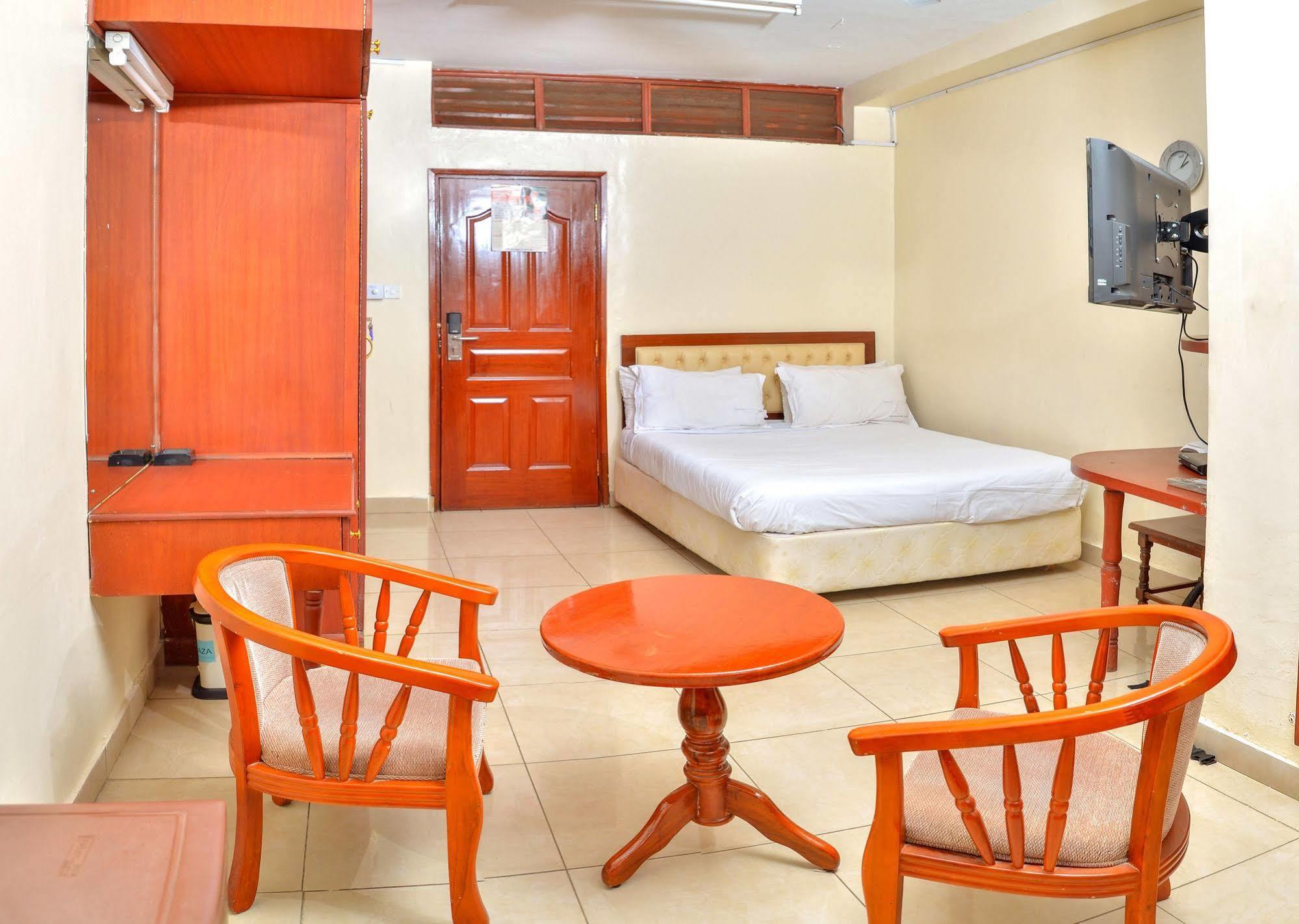 Diamond Plaza 3*