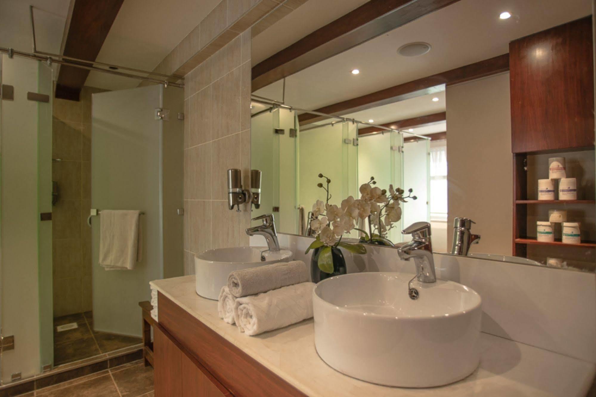 Diamond Plaza 3*