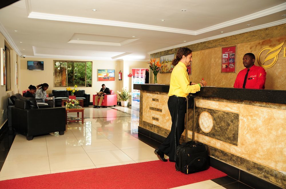 Brickwood Apartments Hotel